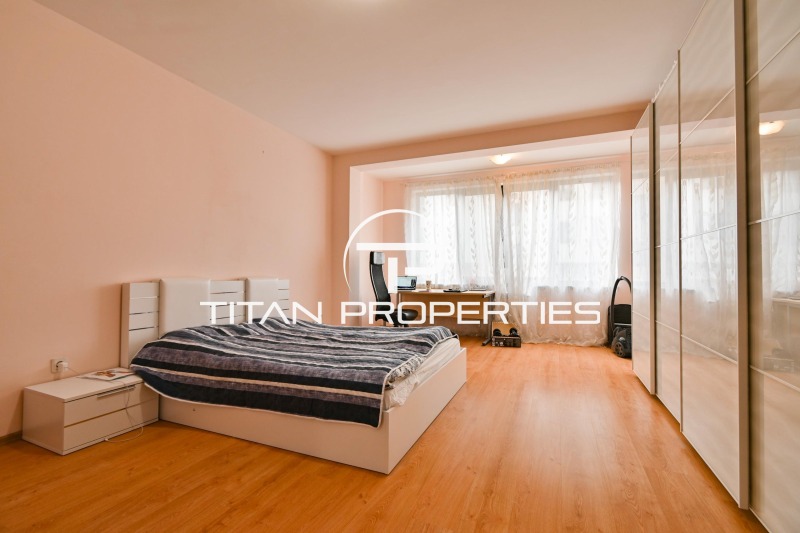 Издаје се  2 спаваће собе Софија , Лозенец , 150 м2 | 38272236 - слика [8]