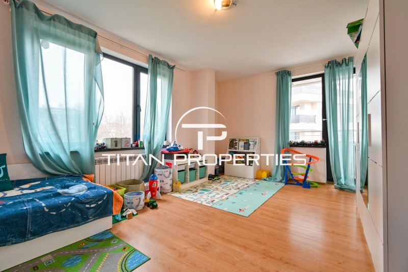 Издаје се  2 спаваће собе Софија , Лозенец , 150 м2 | 38272236 - слика [11]