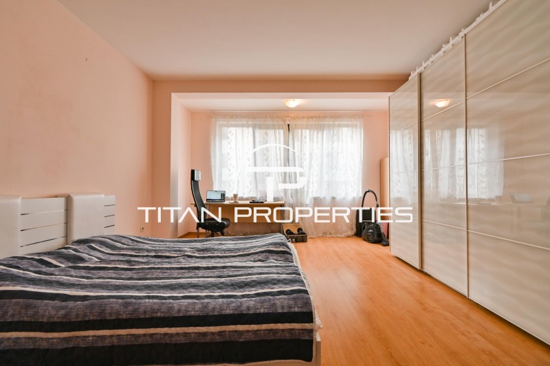 Издаје се  2 спаваће собе Софија , Лозенец , 150 м2 | 38272236 - слика [9]