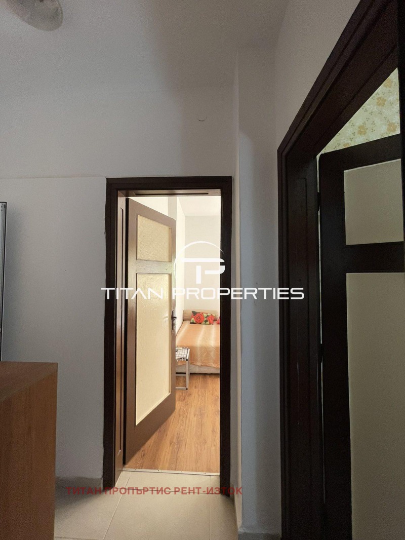 Дава под наем 1-СТАЕН, гр. Бургас, Център, снимка 2 - Апартаменти - 52972276