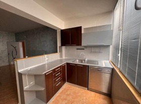 2 quartos Trakiia, Plovdiv