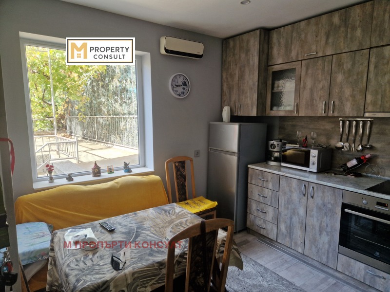 Дава под наем ЕТАЖ ОТ КЪЩА, гр. Плевен, Широк център