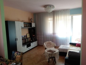 1 chambre Tsentar, Pazardjik 2