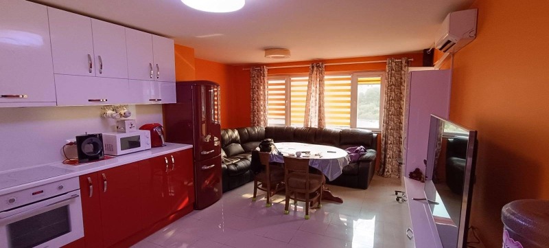 Дава под нем  2-стаен, град София, Левски В •  600 € • ID 86019808 — holmes.bg - [1] 