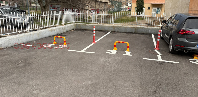 Дава под наем ГАРАЖ, ПАРКОМЯСТО, гр. Перник, Изток, снимка 2 - Гаражи и паркоместа - 53503264