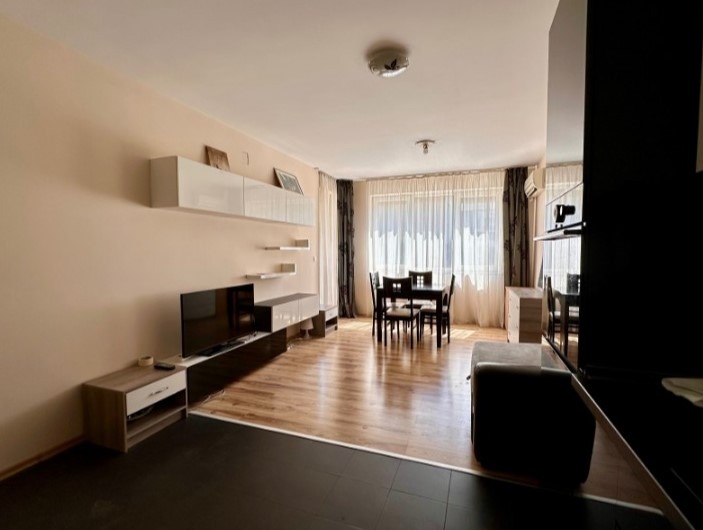 Издаје се  1 спаваћа соба Софија , Красно село , 62 м2 | 56792026