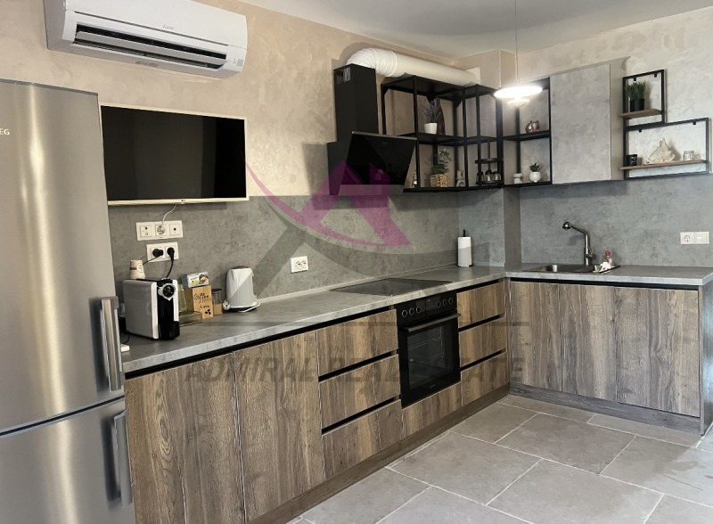 De inchiriat  1 dormitor Varna , Țentâr , 60 mp | 72708675