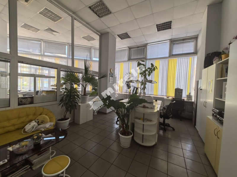 В аренду  Офис Ямбол , Център , 94 кв.м | 89433677 - изображение [3]