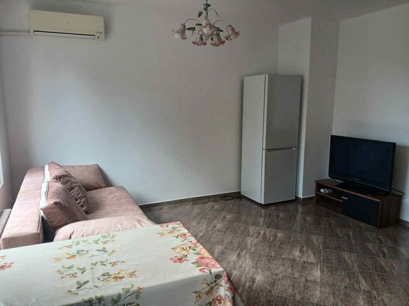 Дава под нем  2-стаен, град София, Банишора •  625 € • ID 71620032 — holmes.bg - [1] 