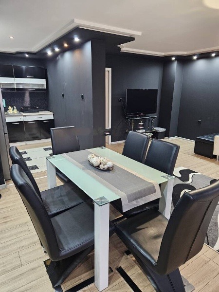 Дава под нем  3-стаен, град Пловдив, Южен •  550 EUR • ID 91157826 — holmes.bg - [1] 
