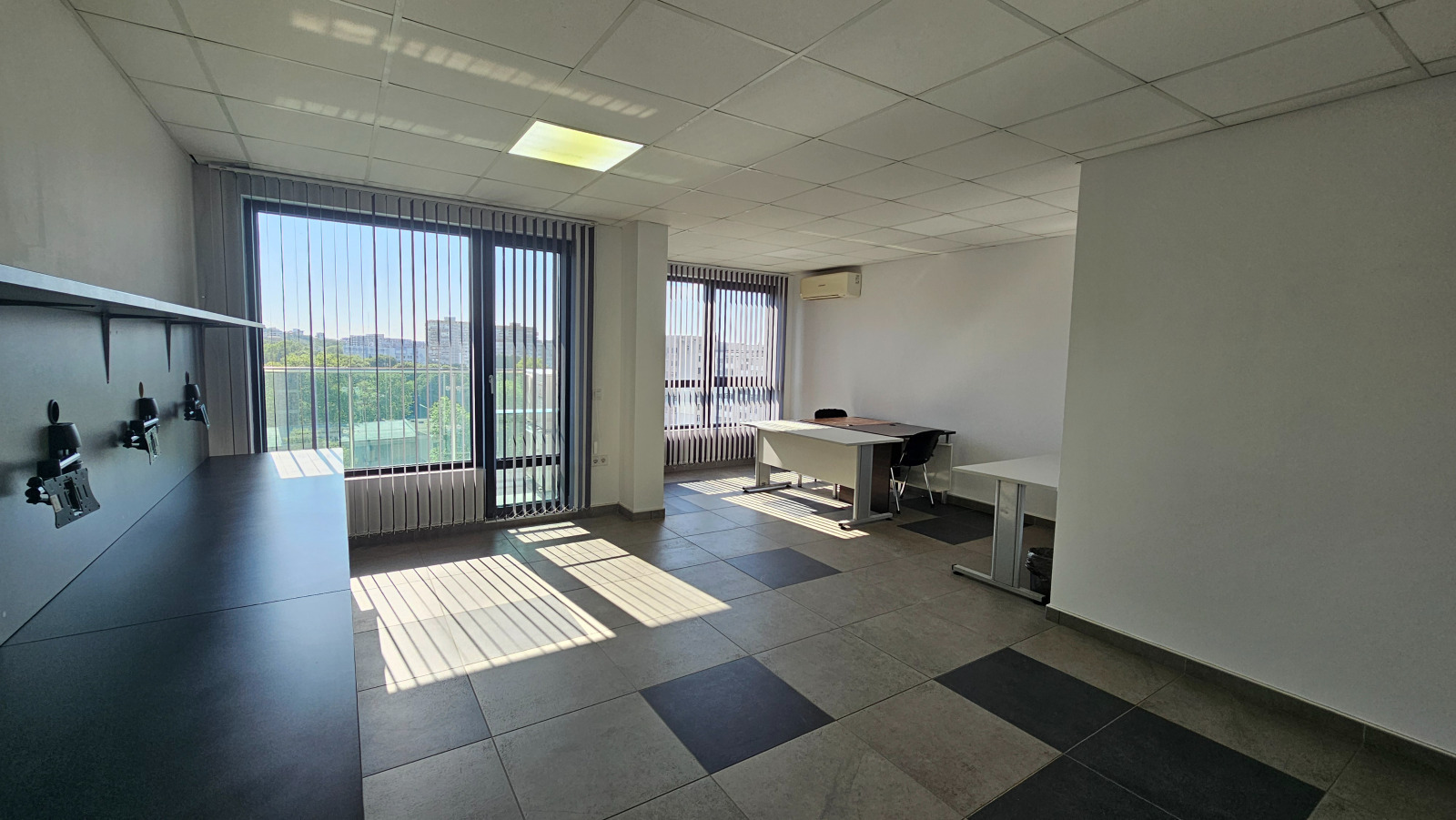 Дава под наем ОФИС, гр. Варна, Левски 1, снимка 7 - Офиси - 54222722