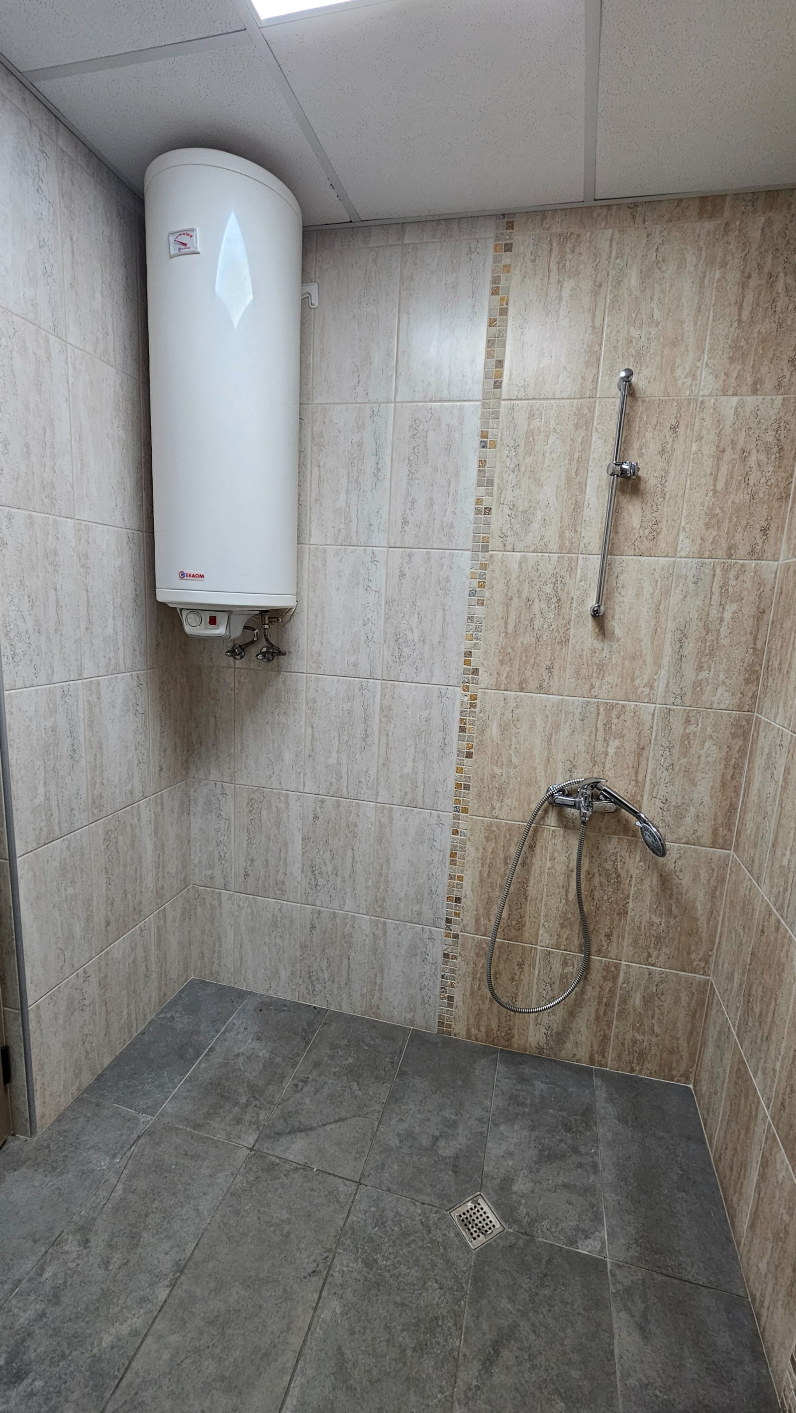 Дава под наем ОФИС, гр. Варна, Левски 1, снимка 17 - Офиси - 54222722