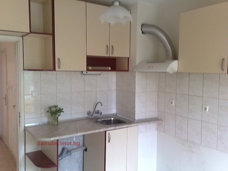 Дава под наем  2-стаен град Русе , Център , 67 кв.м | 73165984 - изображение [3]