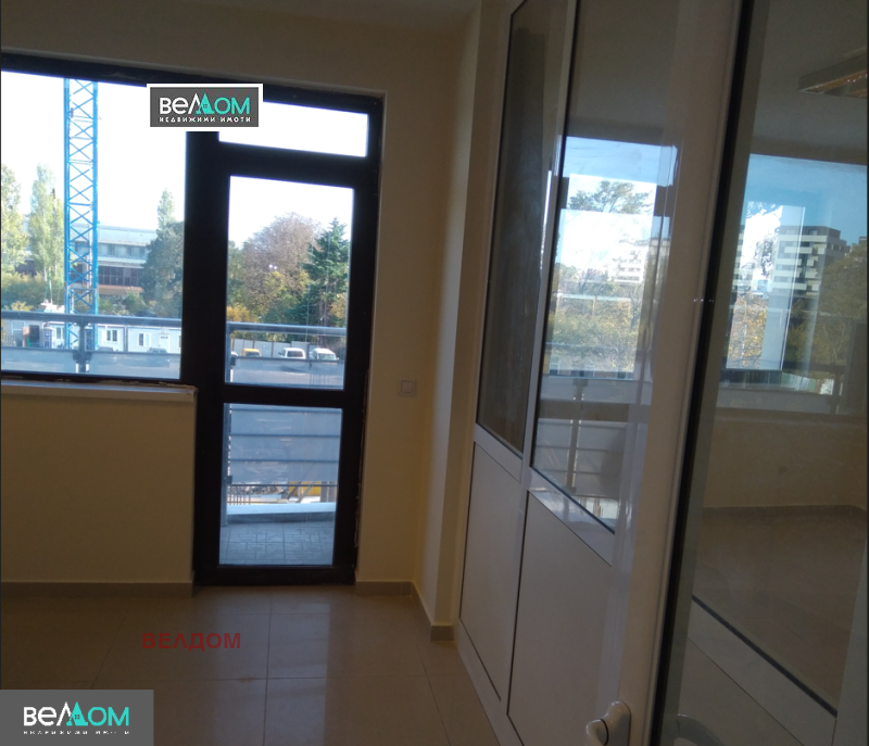 Дава под наем ОФИС, гр. Варна, Гранд Мол, снимка 2 - Офиси - 52286138