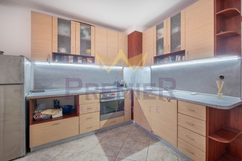 Дава под нем  3-стаен, град Варна, Левски 1 •  500 EUR • ID 15899520 — holmes.bg - [1] 