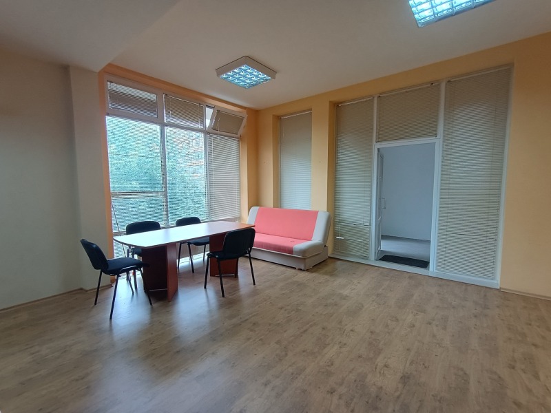 A louer  Bureau Veliko Tarnovo , Kartala , 45 m² | 23379217 - image [2]