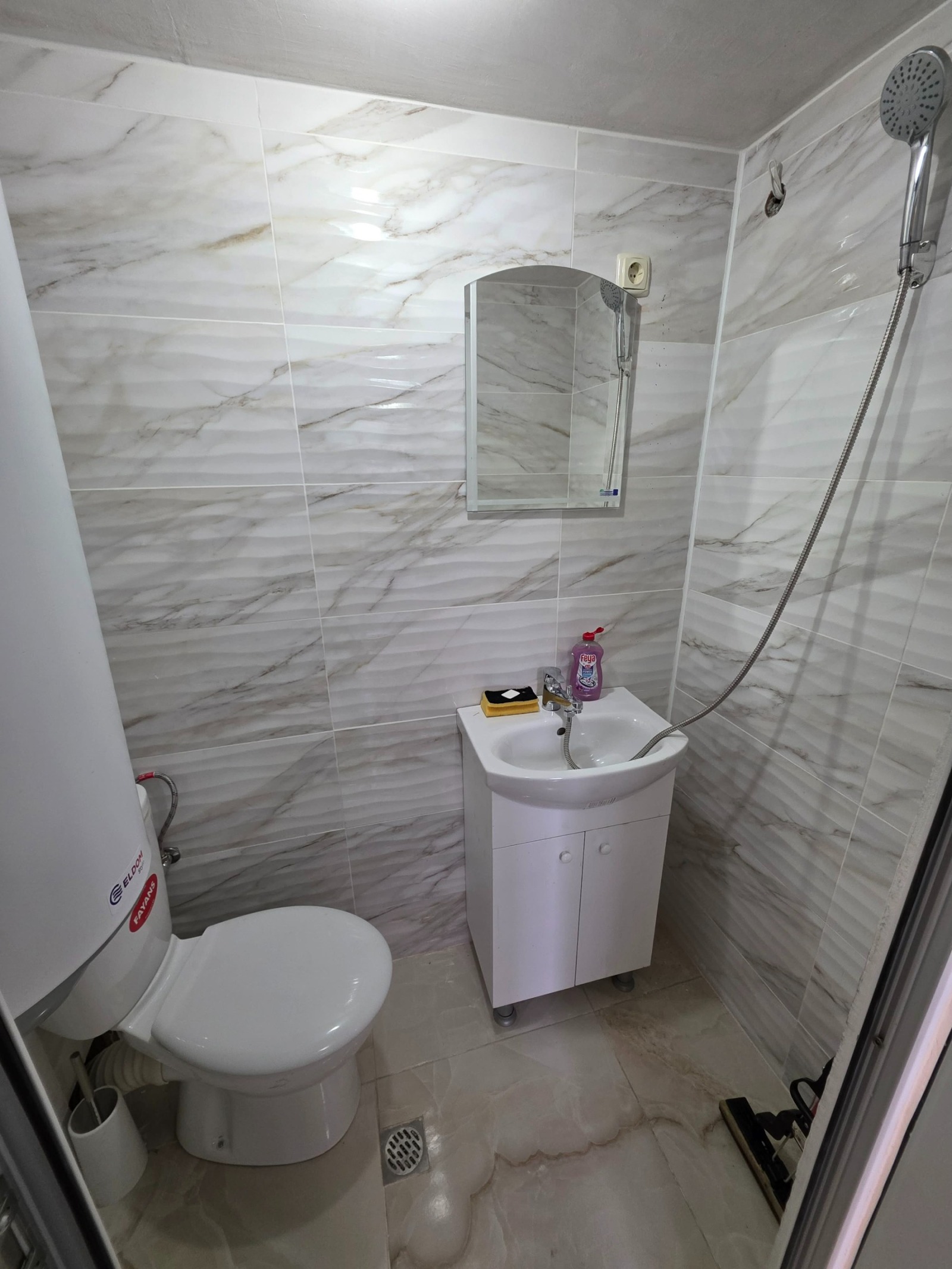 Дава под наем 2-СТАЕН, гр. Варна, Цветен квартал, снимка 5 - Апартаменти - 53746382