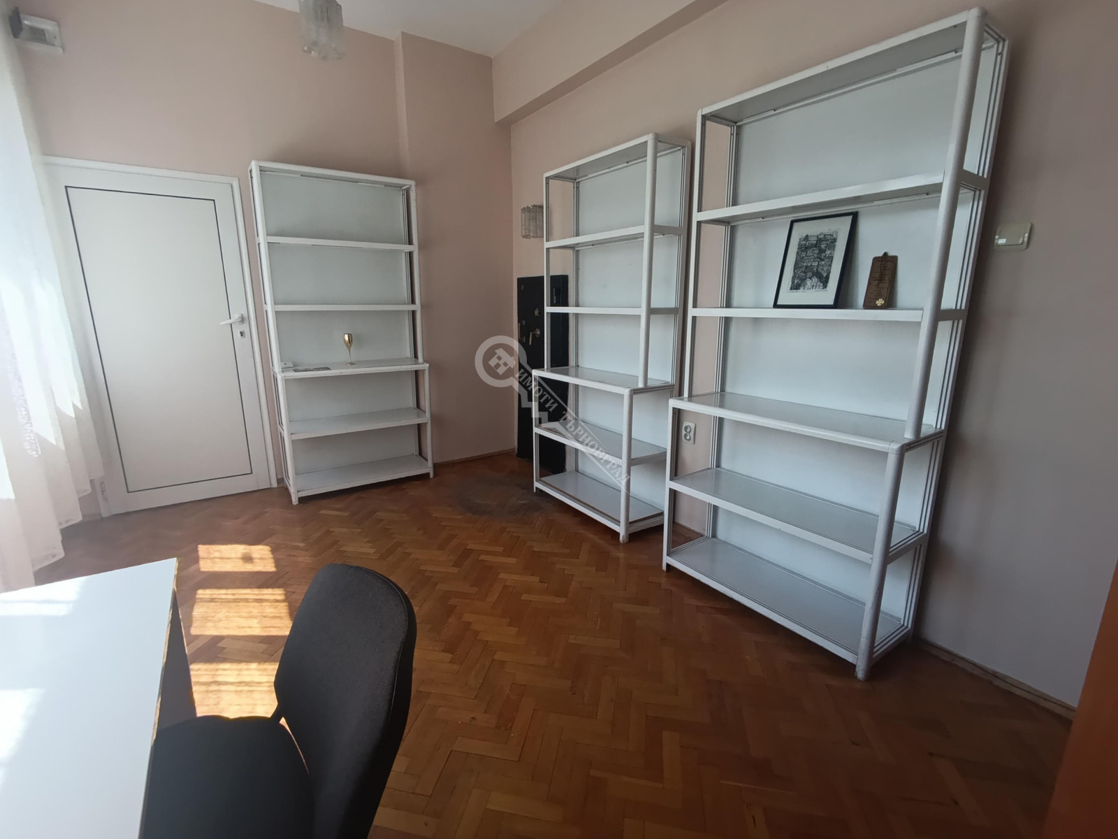 Дава под наем ОФИС, гр. Велико Търново, Център, снимка 2 - Офиси - 54831814
