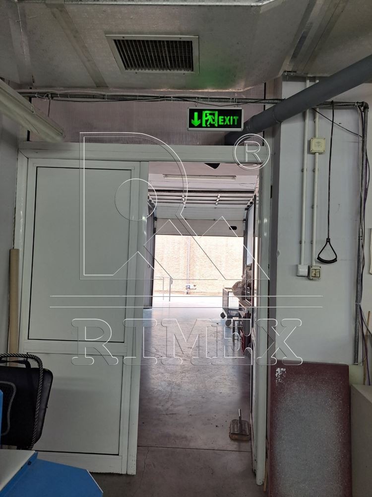 Do wynajęcia  Budynek przemysłowy Plowdiw , Industrialna zona - Iztok , 138 mkw | 84272740 - obraz [3]
