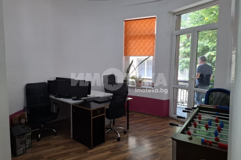Дава под наем  Етаж от къща град Пловдив , Център , 170 кв.м | 26484702 - изображение [5]