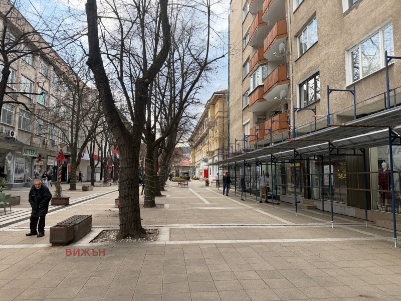 Дава под Наем МАГАЗИН в град Перник, Център - 98 кв.м / 2 450 € » 4 791.78 лв., ВИЖЪН