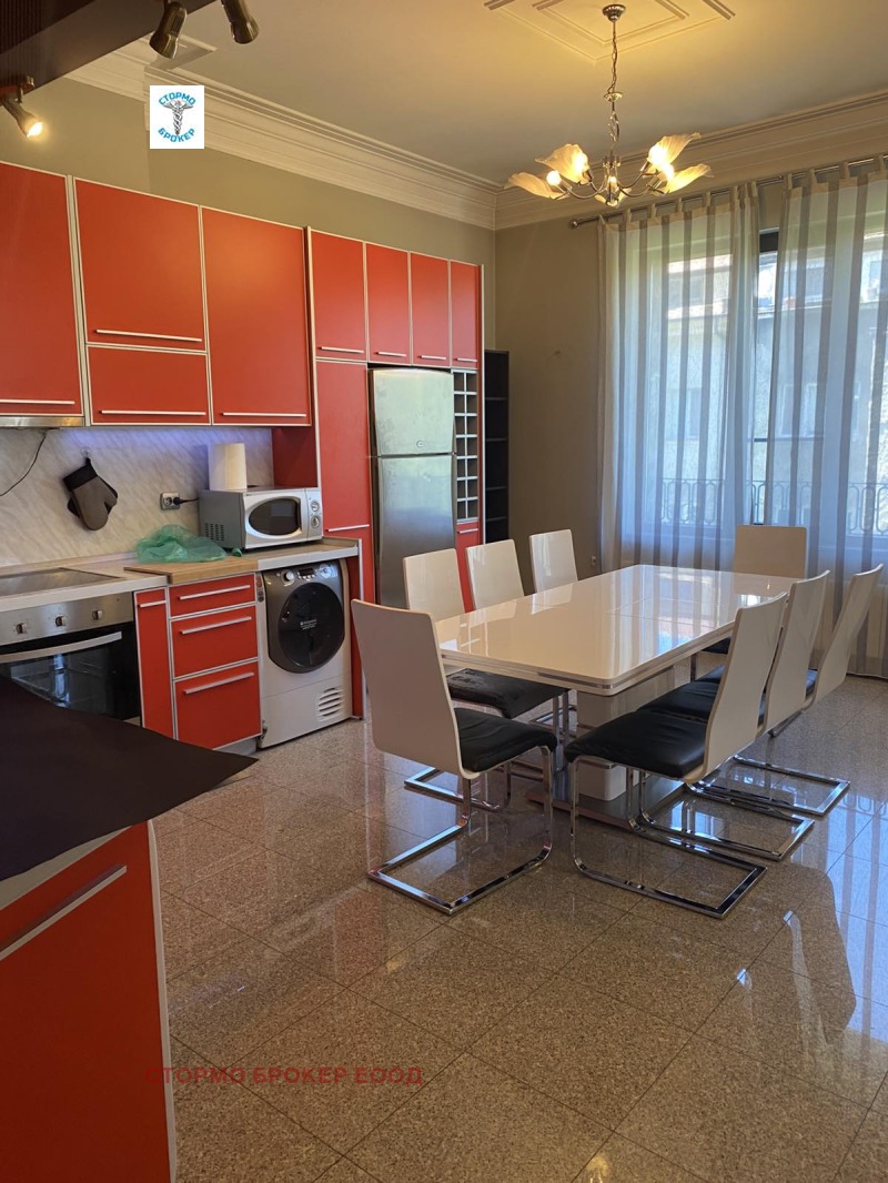 Дава под нем  3-стаен, град София, Център • 1 100 EUR • ID 75061213 — holmes.bg - [1] 