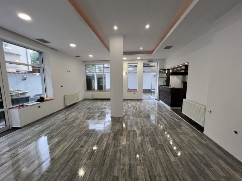 Дава под Наем ЗАВЕДЕНИЕ в град Стара Загора, Център - 285 кв.м / 1 700 € » 3 324.91 лв., СТАНДАРТ