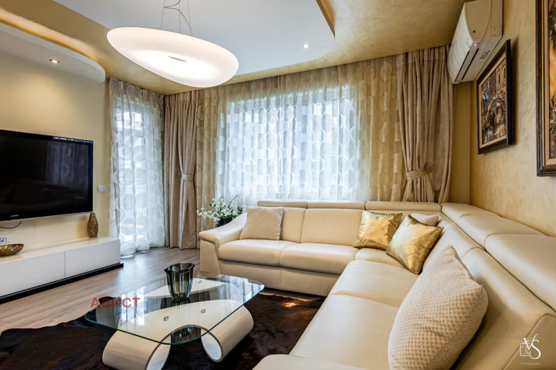 A louer  2 chambres Sofia , Zona B-5 , 119 m² | 89824438