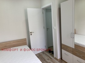 3-стаен град Варна, Погреби 7