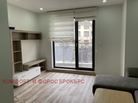 3-стаен град Варна, Погреби 3