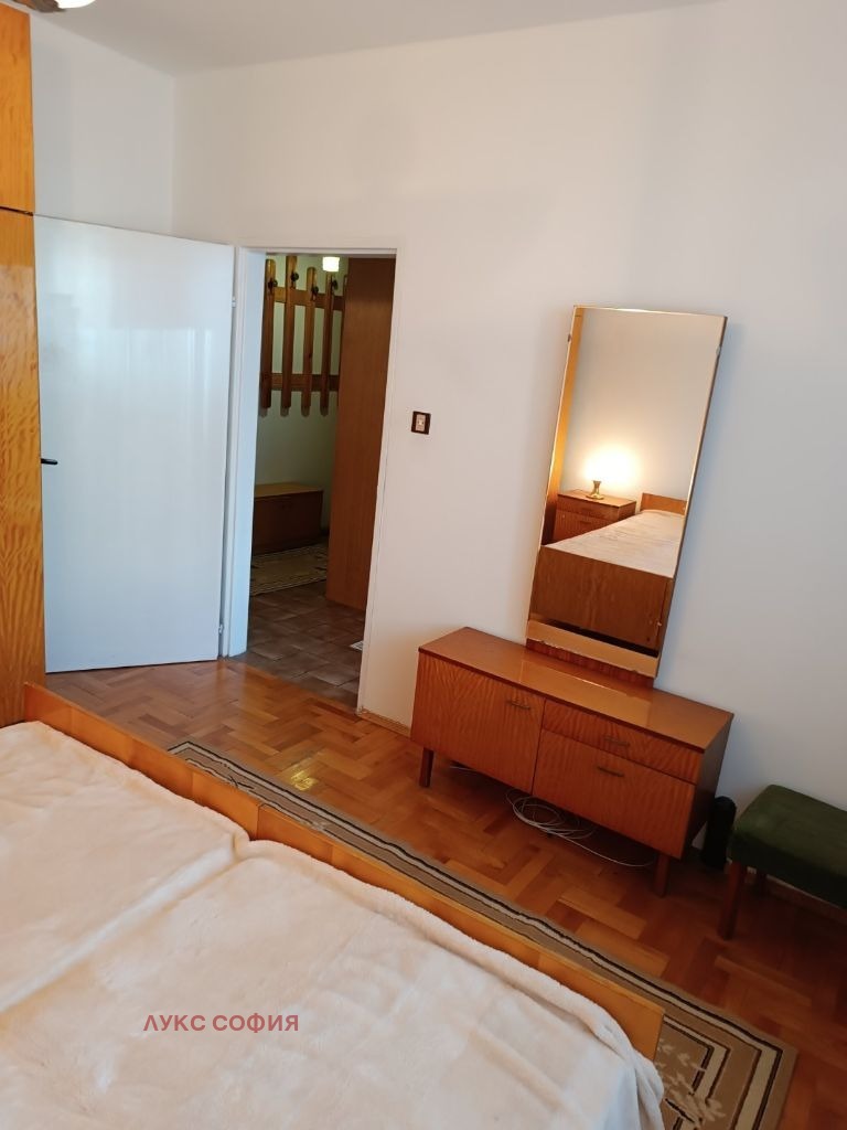 Дава под наем 2-СТАЕН, гр. София, Център, снимка 4 - Апартаменти - 52218530