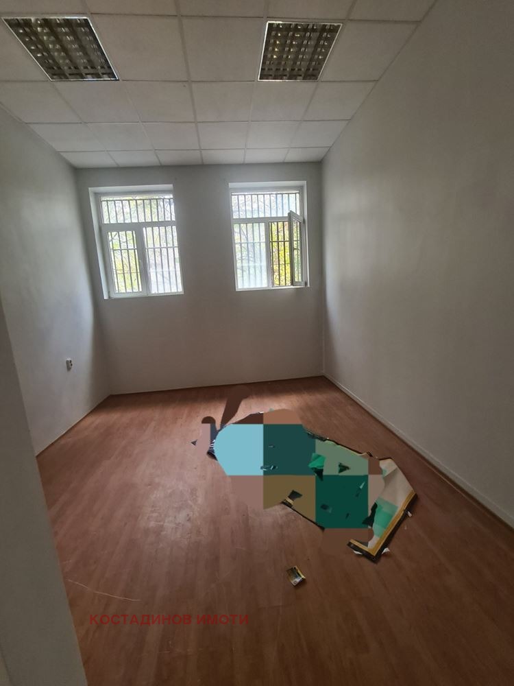 Дава под наем МАГАЗИН, гр. Пловдив, Център, снимка 3 - Магазини - 53289896