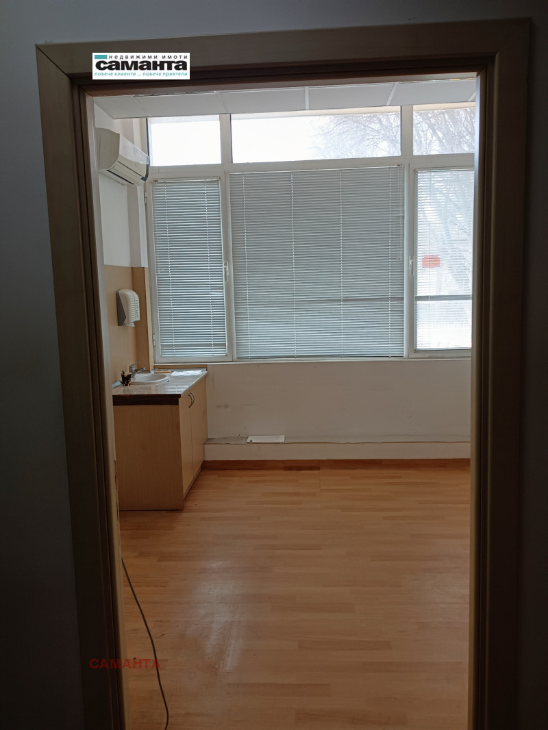 Дава под Наем ЛЕКАРСКИ КАБИНЕТ в град Варна, Аспарухово - 18 кв.м / 250 € » 488.96 лв., САМАНТА