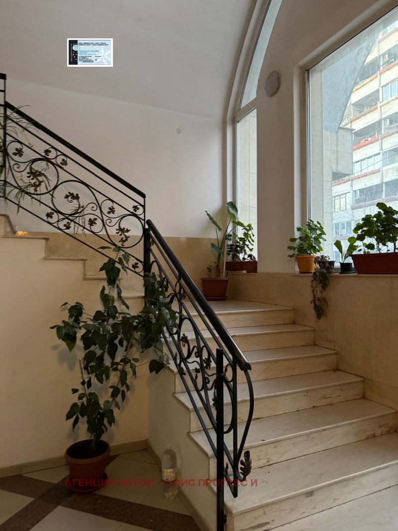 A louer  1 chambre Sofia , Geo Milev , 60 m² | 82436646