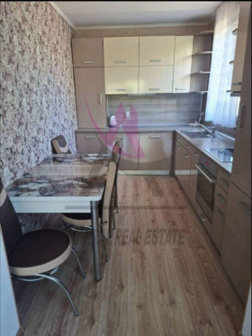 КЪЩА, 100 m2