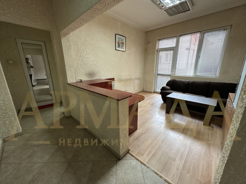 Do wynajęcia  Biuro Plowdiw , Centar , 65 mkw | 68977491