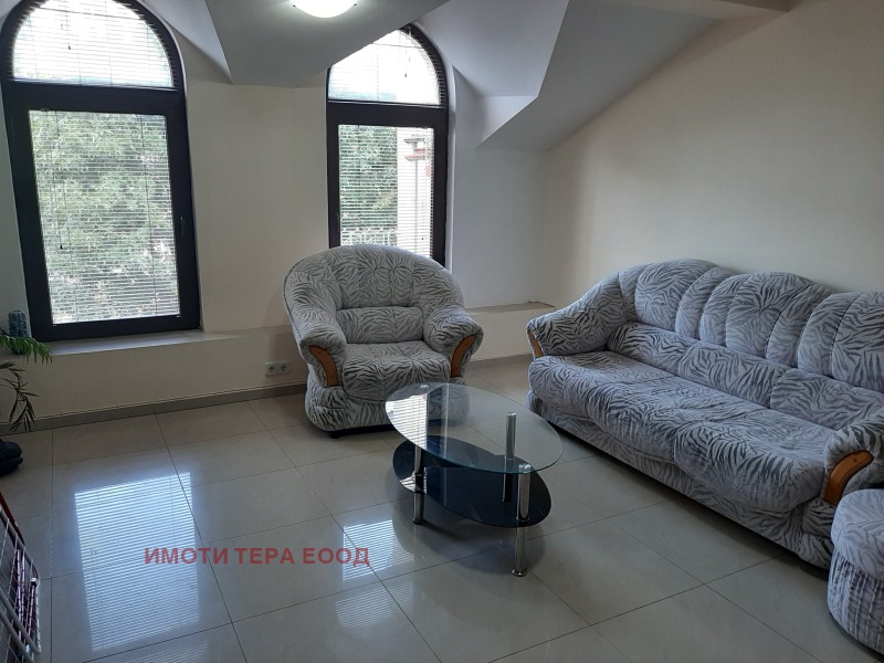 Дава под наем КЪЩА, гр. Варна, Център