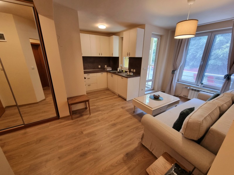 Дава под наем 2-СТАЕН, гр. София, Хладилника