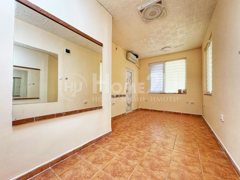 Vuokrattavana  Toimisto Plovdiv , Mladežki Halm , 27 neliömetriä | 65278179