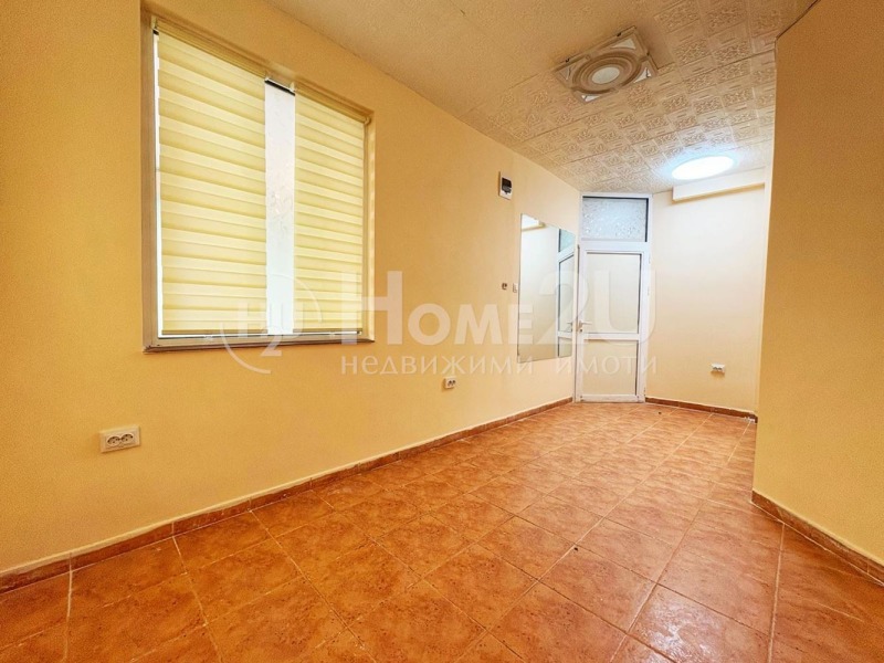 Vuokrattavana  Toimisto Plovdiv , Mladežki Halm , 27 neliömetriä | 65278179 - kuva [2]