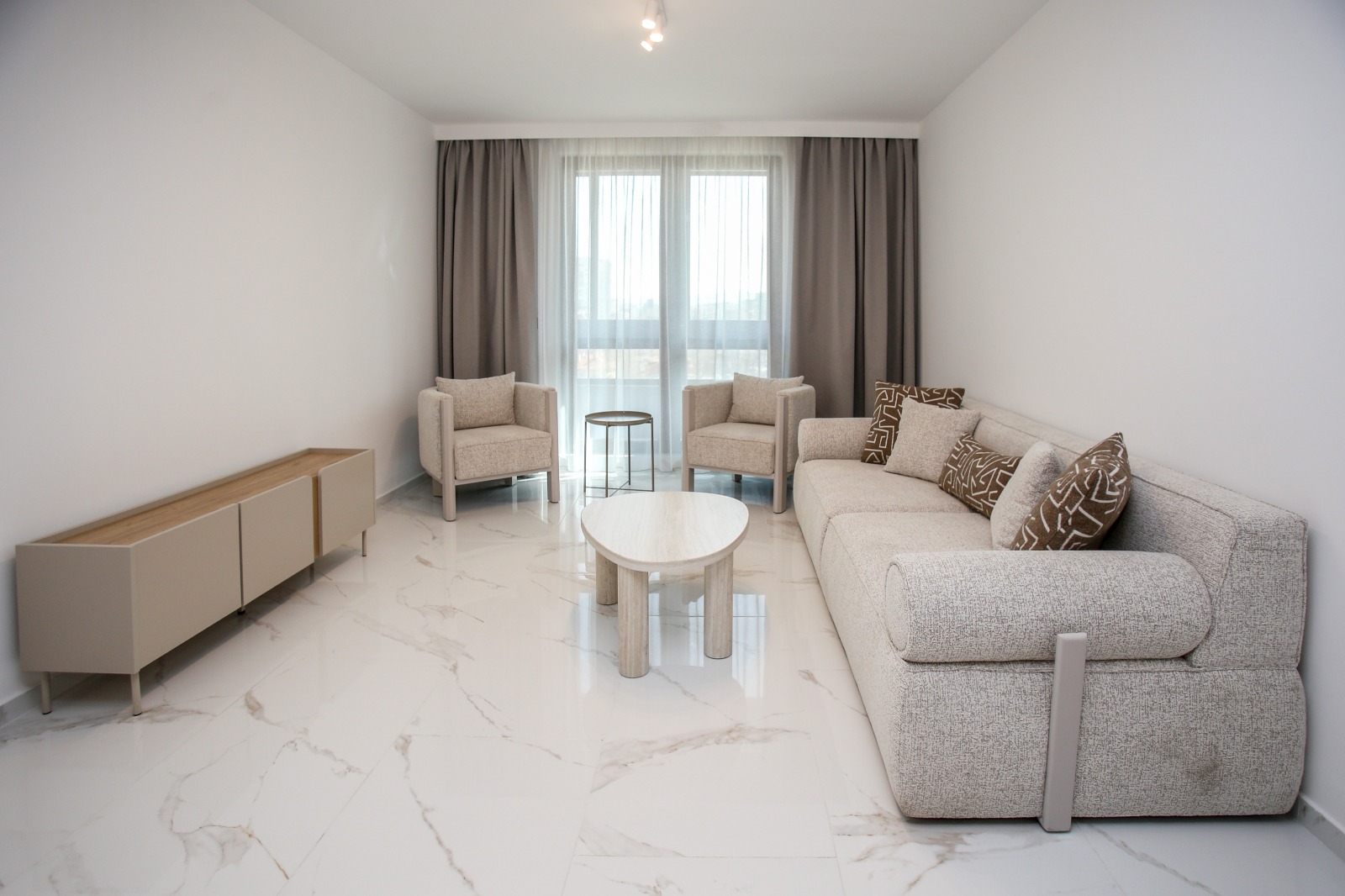 Дава под наем 3-СТАЕН, гр. София, Красно село, снимка 2 - Апартаменти - 53823014