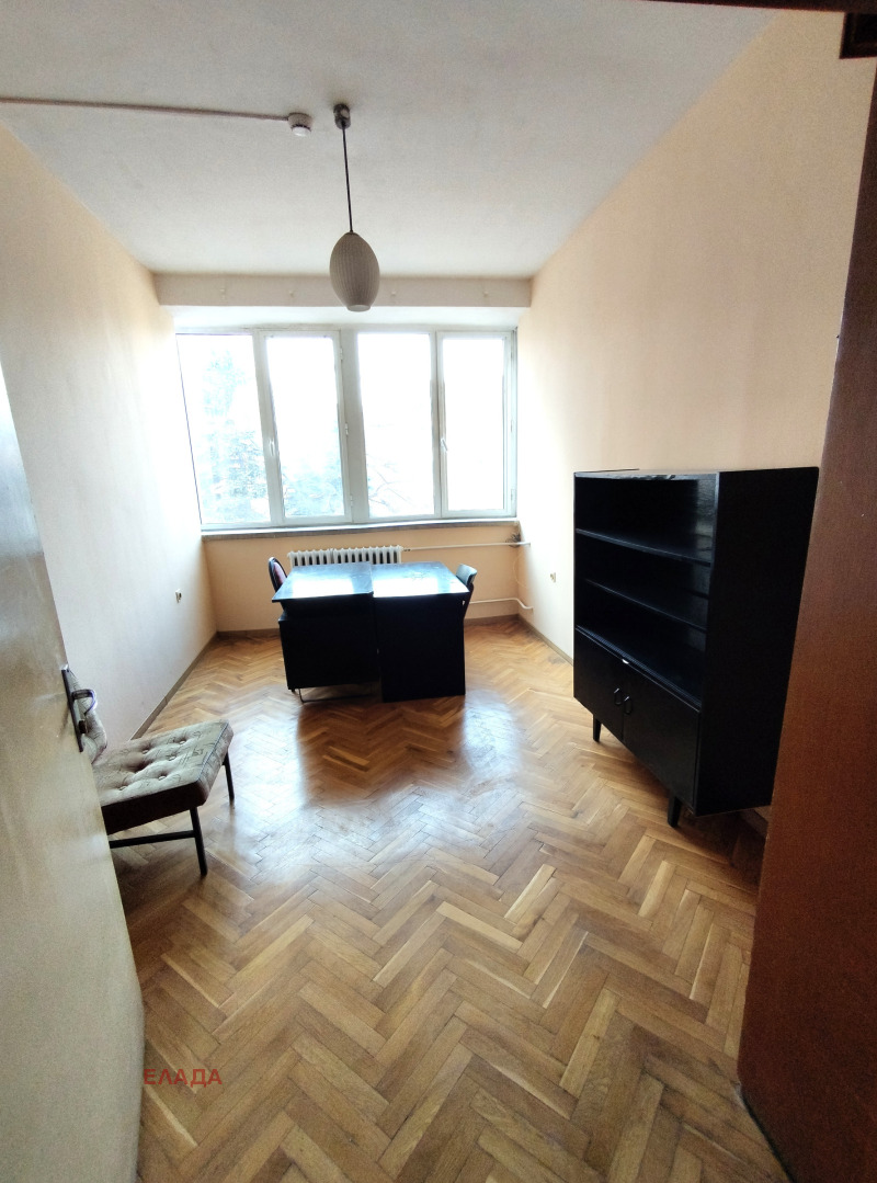 Дава под Наем ОФИС в град Враца, Център - 14 кв.м / 95 € » 185.80 лв., ЕЛАДА