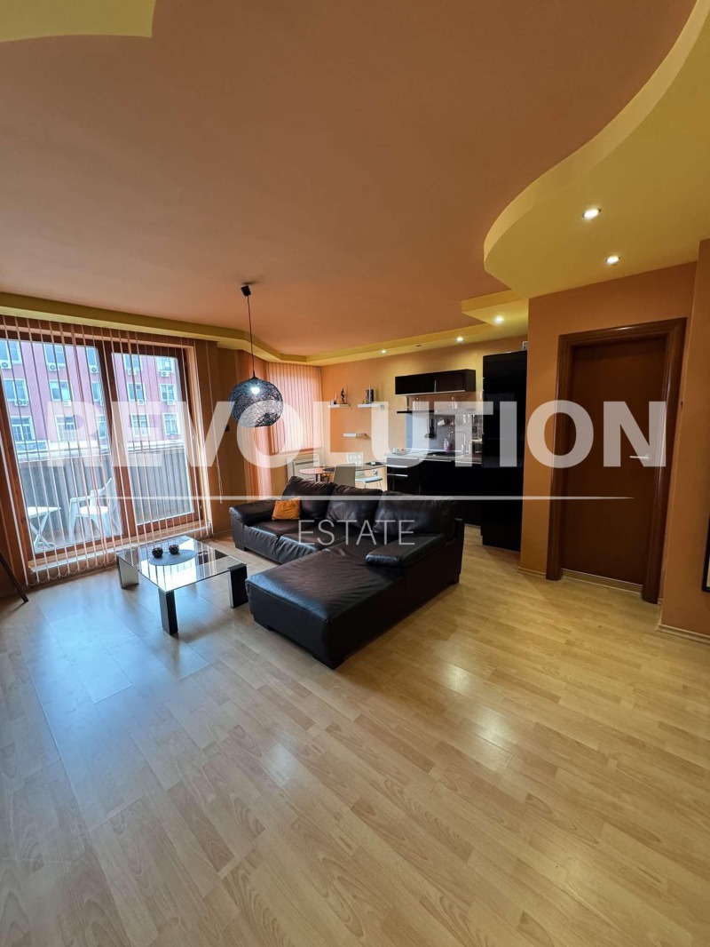 A louer  1 chambre Plovdiv , Tsentar , 70 m² | 21355633