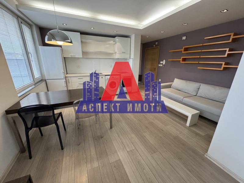 Do wynajęcia  Studio Plowdiw , Komatewski wazel , 55 mkw | 31400110 - obraz [2]