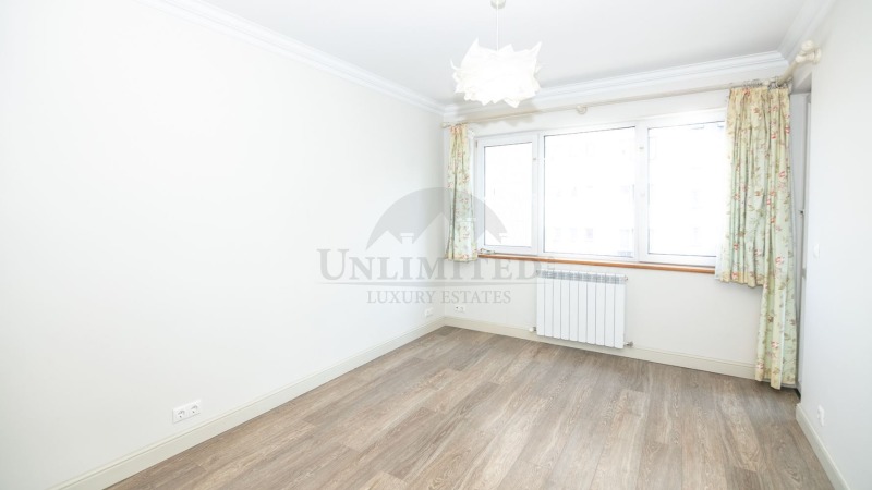 Дава под наем  4-стаен град София , Изгрев , 200 кв.м | 64760977 - изображение [11]