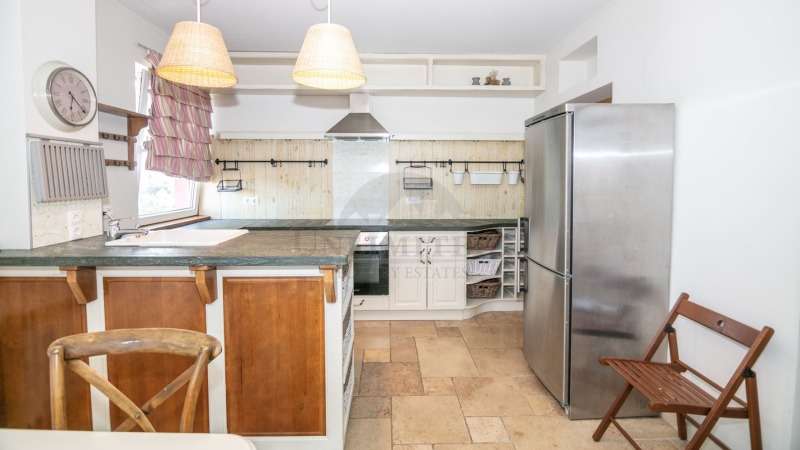 Дава под наем  4-стаен град София , Изгрев , 200 кв.м | 64760977 - изображение [8]