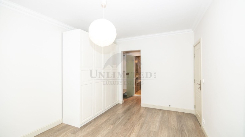 Дава под наем  4-стаен град София , Изгрев , 200 кв.м | 64760977 - изображение [15]