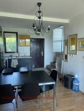 Дава под наем  Къща, с. Кошарица