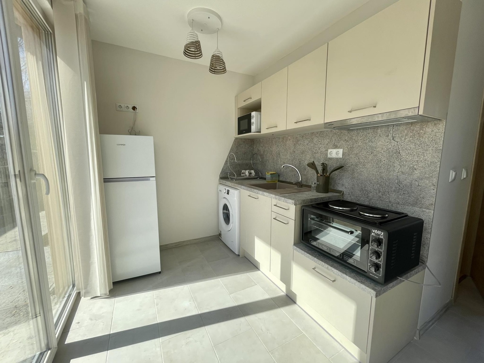 Дава под наем КЪЩА, гр. Варна, м-т Ален мак