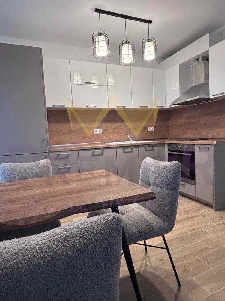 Дава под нем  2-стаен, град Варна, Възраждане 4 •  425 EUR • ID 66660080 — holmes.bg - [1] 